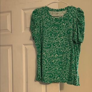 crown & ivy Green and White Paisley Short Sleeve Top